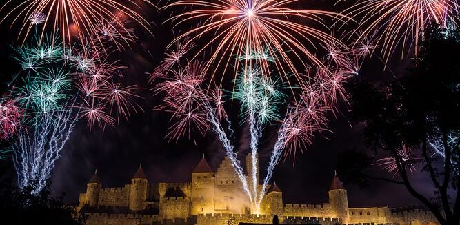 Carcassonne feu d'artifice cité médiévale